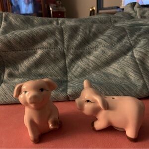 Cracker Barrel Pink Toy Pigs
